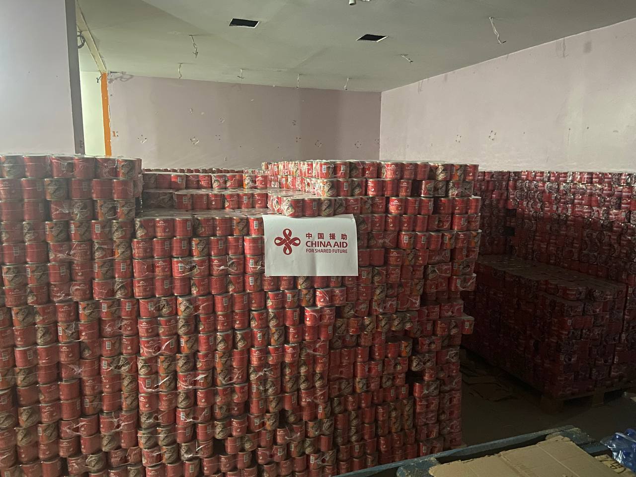 (ФОТО) Китай передал украинским беженцам в Кишиневе продукты на €200 тыс.