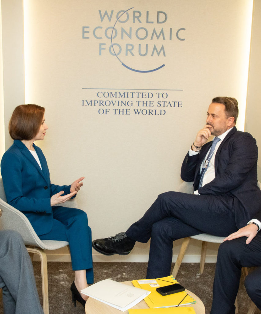 Maia Sandu a discutat cu prim-ministrul Luxemburgului despre provocările de securitate și dezvoltare cu care se confruntă Moldova