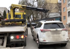 (ВИДЕО) В Кишиневе прошли обыски по делу о контрабанде автомобилей