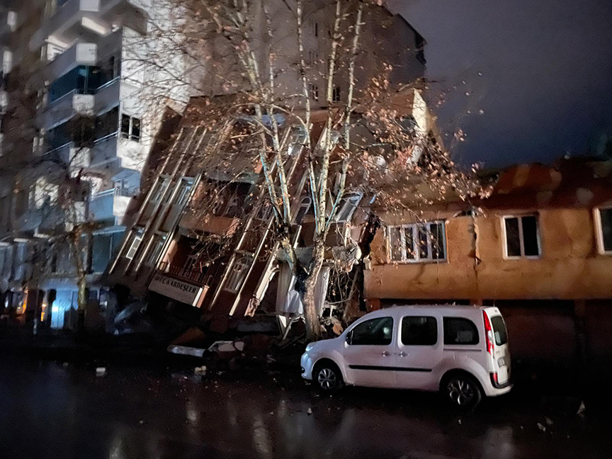 FOTO/VIDEO Morți și răniți în Turcia după un cutremur de 7,8 grade: a fost afectată și Siria