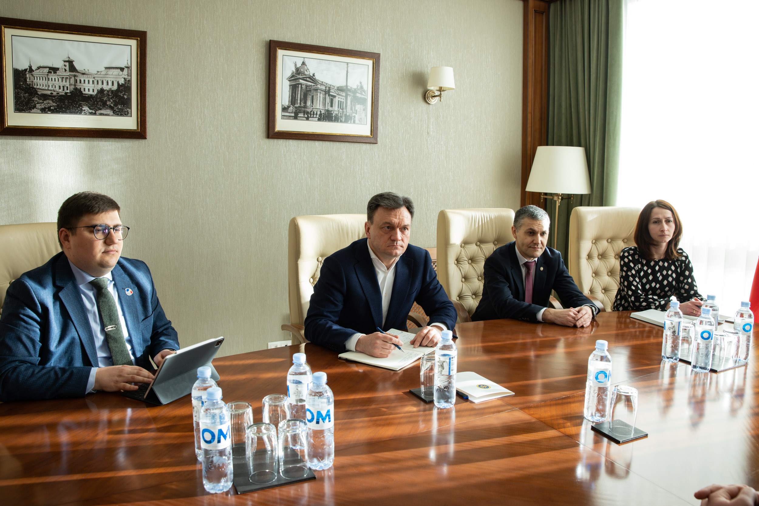 Dorin Recean a avut o întrevedere cu ambasadorul român. Premierul este așteptat la București