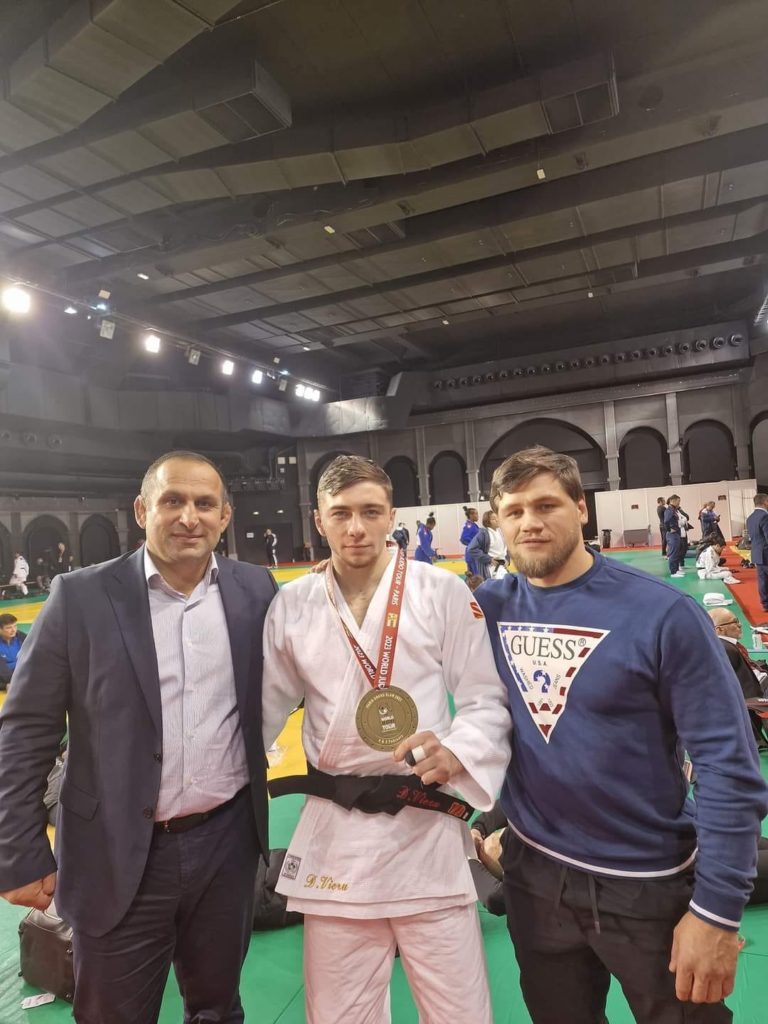 Judocanul Denis Vieru a câștigat medalia de bronz la Cupa Mondială „Grand Slam” de la Paris