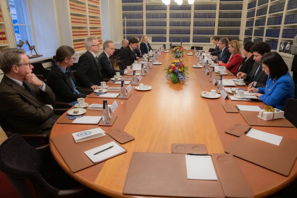 Igor Grosu a discutat cu omologul său și prim-ministrul suedez despre intensificarea cooperării economice și comerciale