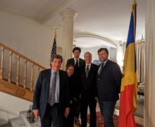 Молдова может увеличить экспорт товаров на американский рынок. Депутат Раду Мариан встретился с заместителем госсекретаря США