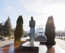 (ВИДЕО) В Кишиневе почтили память молдавских военных, погибших в Афганистане