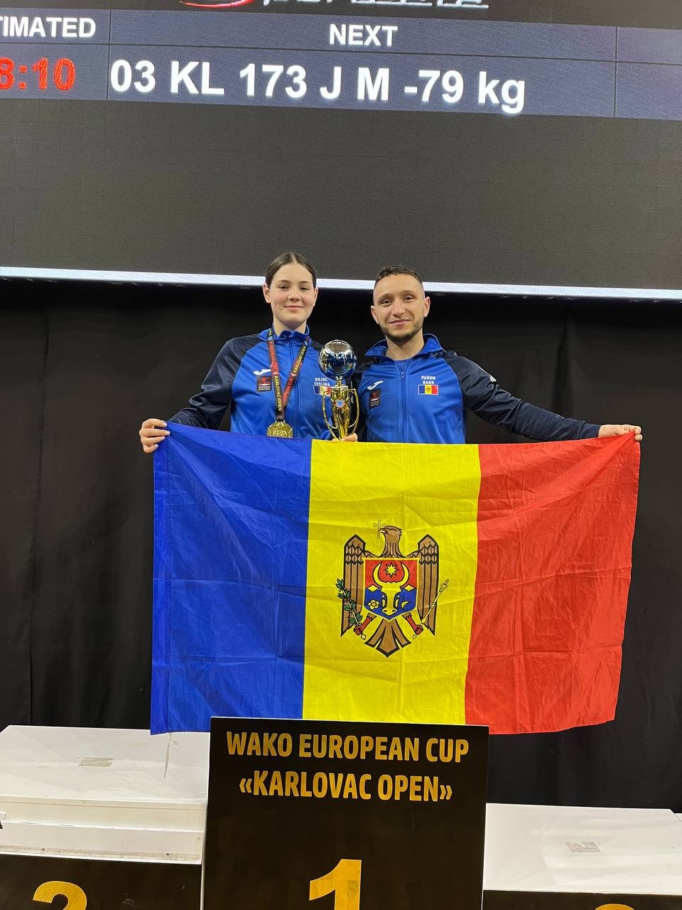 (ФОТО) Кишиневские ученики спортивного лицея завоевали шесть медалей на турнире по кикбоксингу