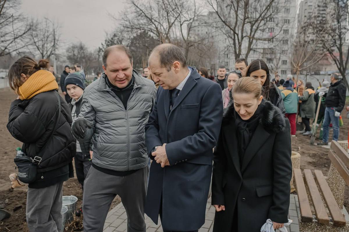 Ion Ceban și ambasadorul turc la Chișinău au plantat arbori, în semn de solidaritate cu victimele cutremurelor devastatoare din Turcia