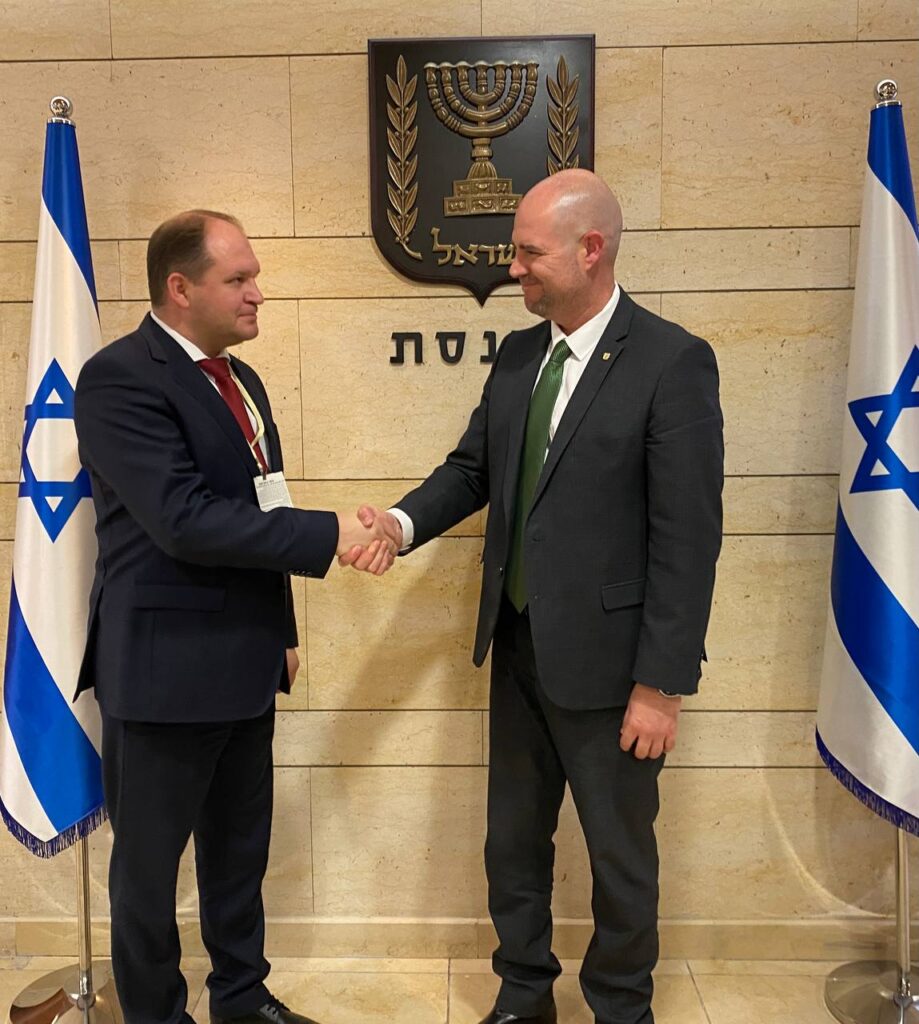(FOTO) Deplasare ca primar sau președinte MAN? Ion Ceban și deputatul Gaik Vartanean au plecat în Israel