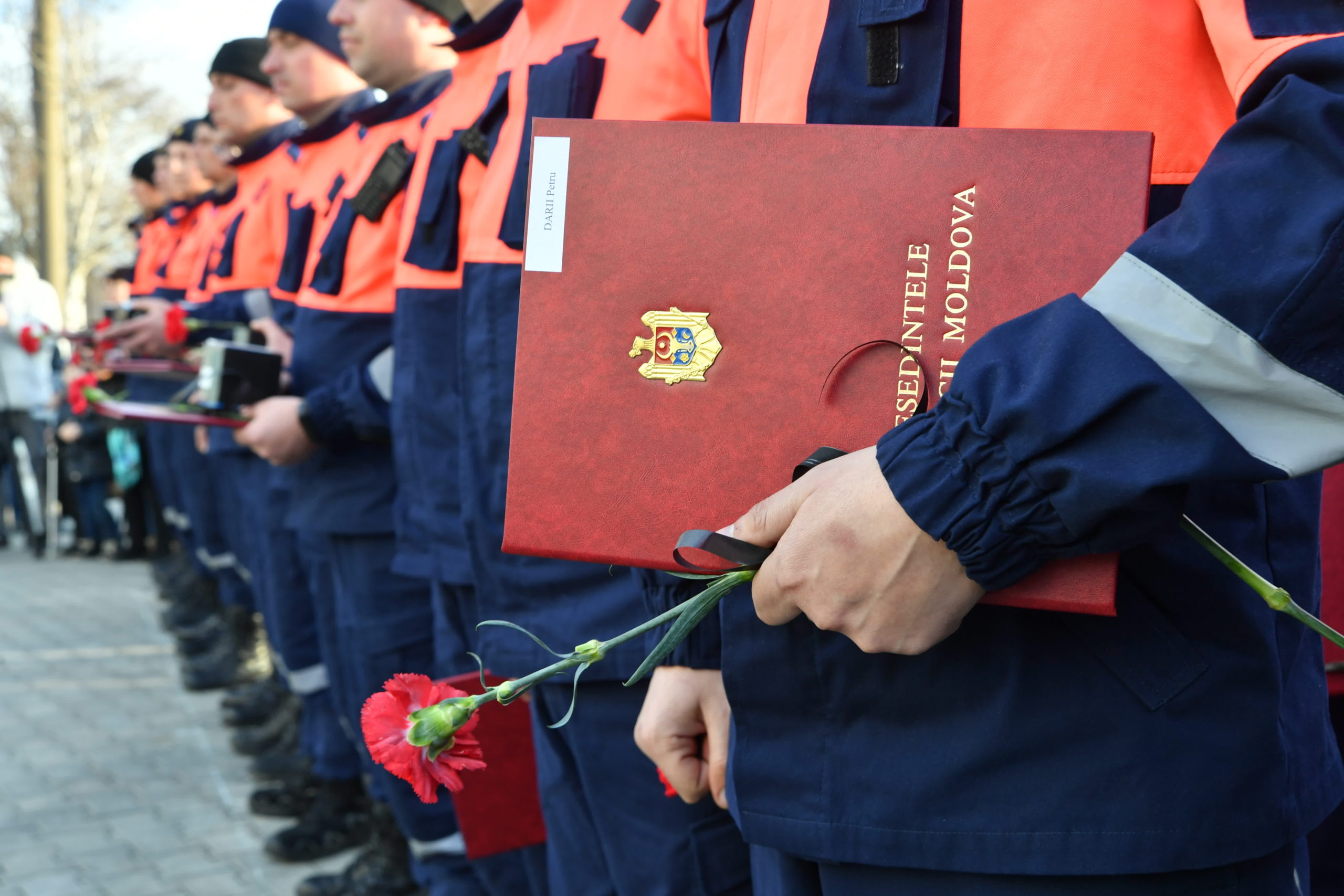 (ФОТОРЕПОРТАЖ NM) Как в Кишиневе встретили вернувшихся из Турции спасателей. «Приветствуем героев Молдовы»