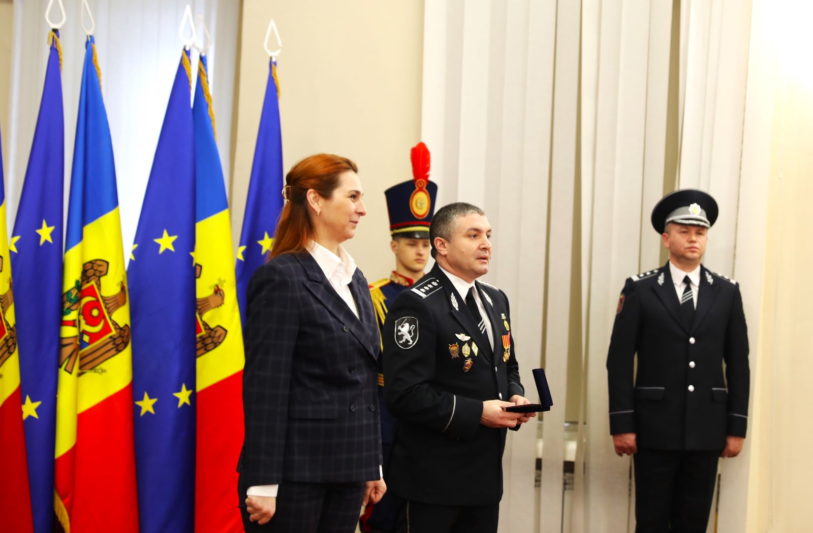 (FOTO) Ana Revenco a oferit distincții pentru 11 angajați ai IGP: „Pe umerii polițiștilor se sprijină de mai bine de un an ecoul războiului”