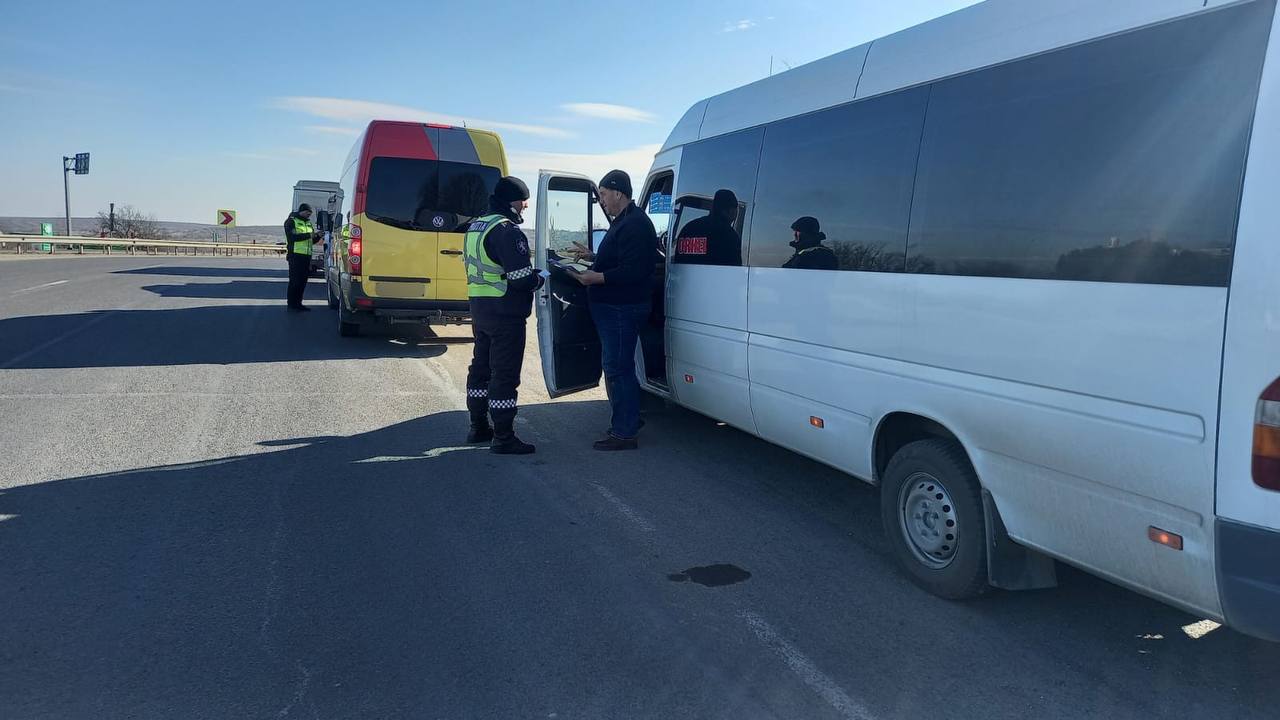 Poliția va verifica starea tehnică a autobuzelor și camioanelor. APOTA: A devenit tradiție, atunci când se anunță proteste