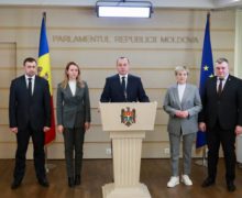 «Втягивание Молдовы в военный конфликт» и «запугивание оппозиции». ПСРМ и ПКРМ прокомментировали заявление Санду