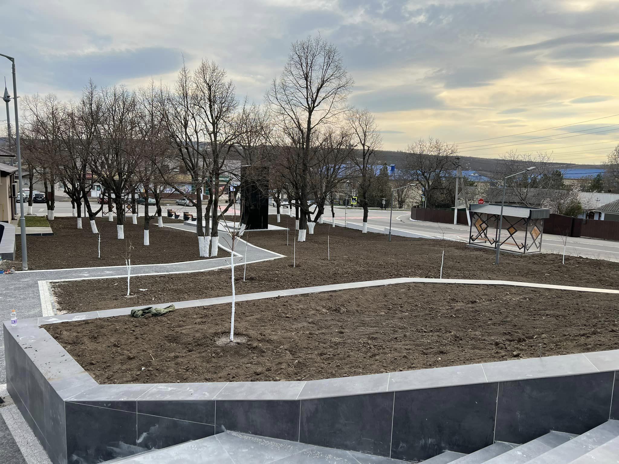 (ФОТО) Летний театр и фонтан. В Бачое открыли новый парк ко дню присоединения Бессарабии к Румынии