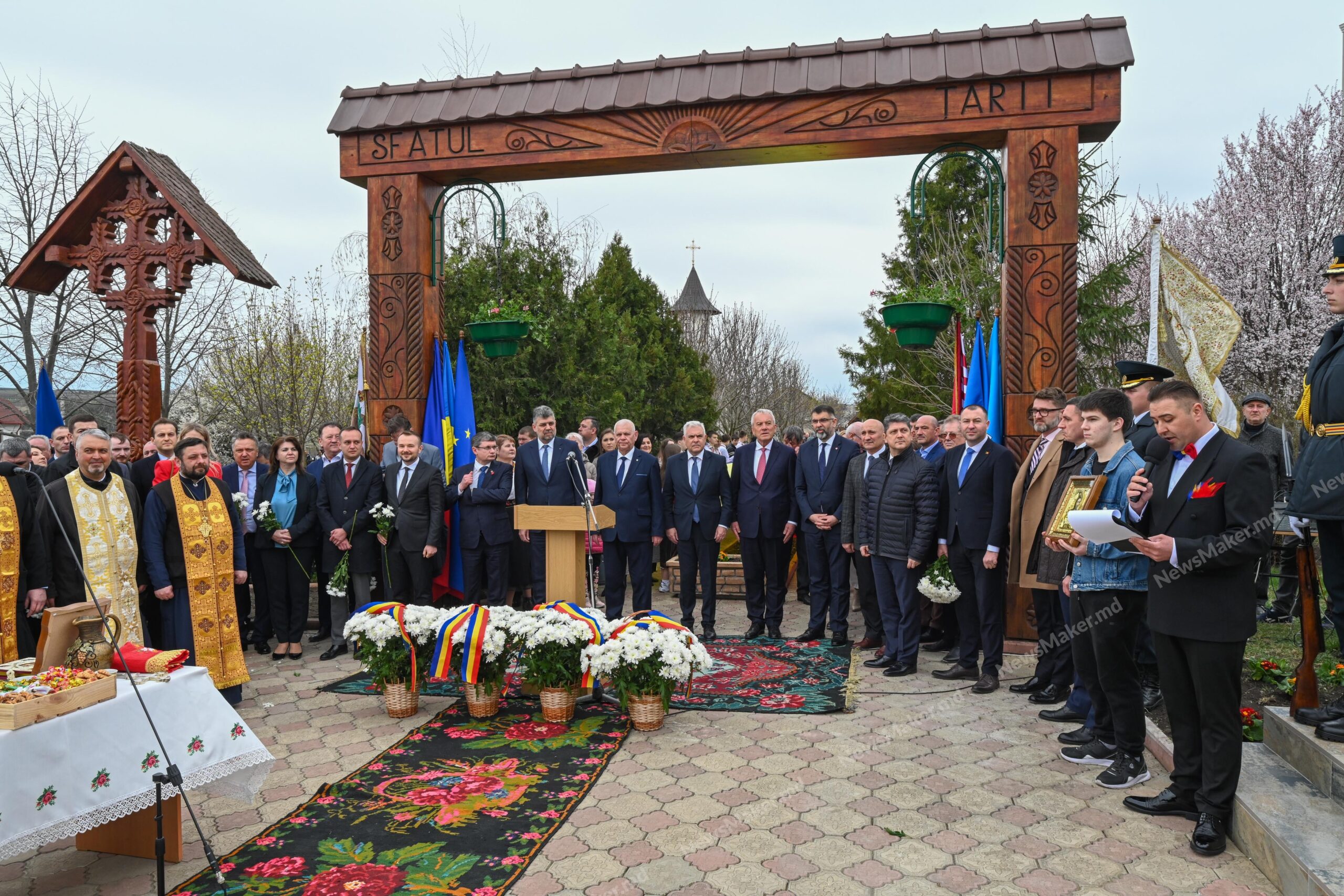 Unirea Basarabiei cu România: Președintele Parlamentului și omologul său român au inaugurat două busturi la Ialoveni