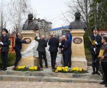 (ФОТО) В Яловенах открыли памятники Иону Инкулецу и Александру Маргиломану