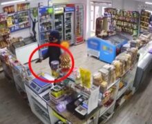 (VIDEO) Cel mai ghinionist hoț din Bălți. A furat un cântar electronic în locul aparatului de casă și a fost și prins de poliție