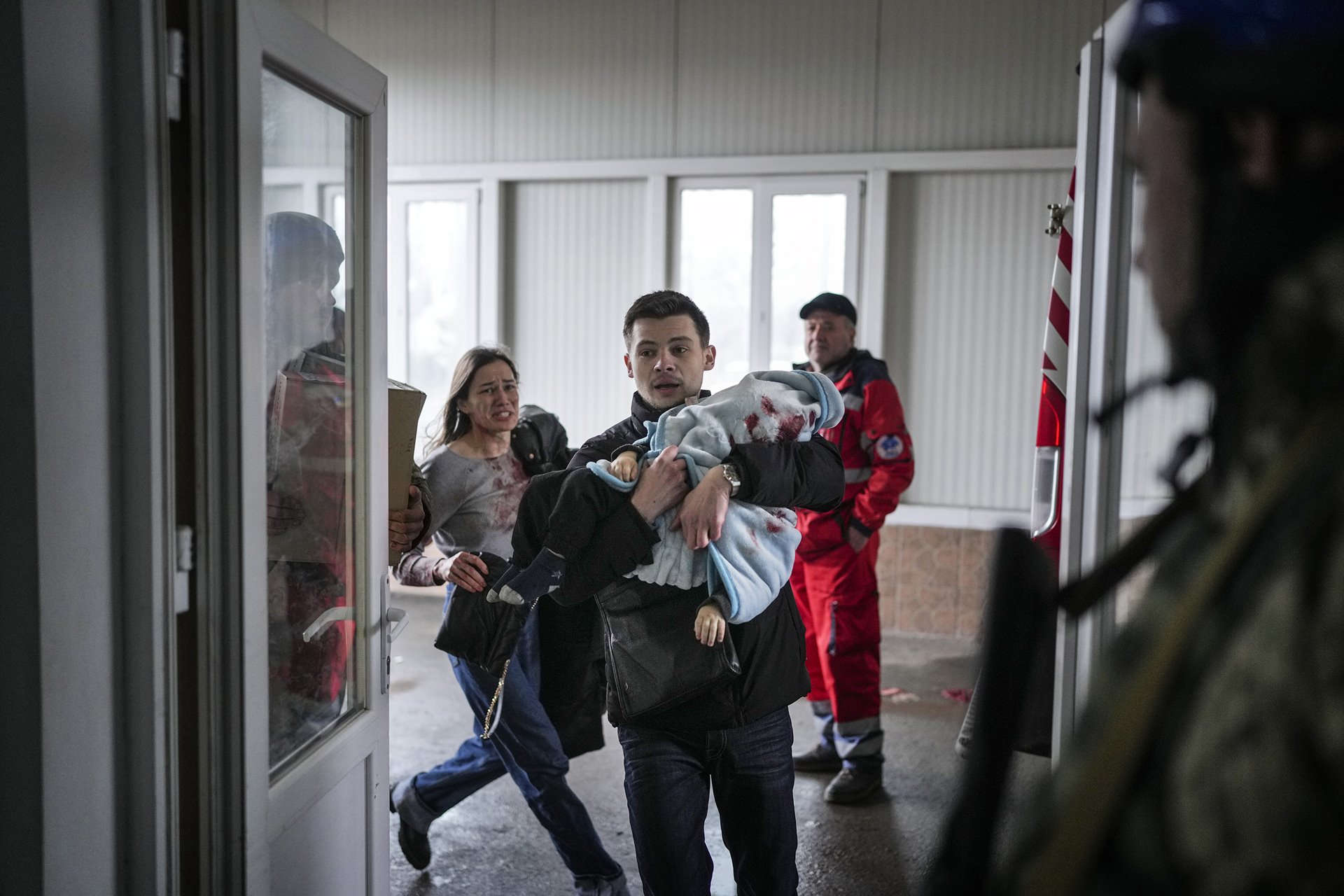 Un fotojurnalist ucrainean a câștigat etapa europeană a concursului World Press Photo. Acesta a realizat o serie de fotografii în orașul martir Mariupol