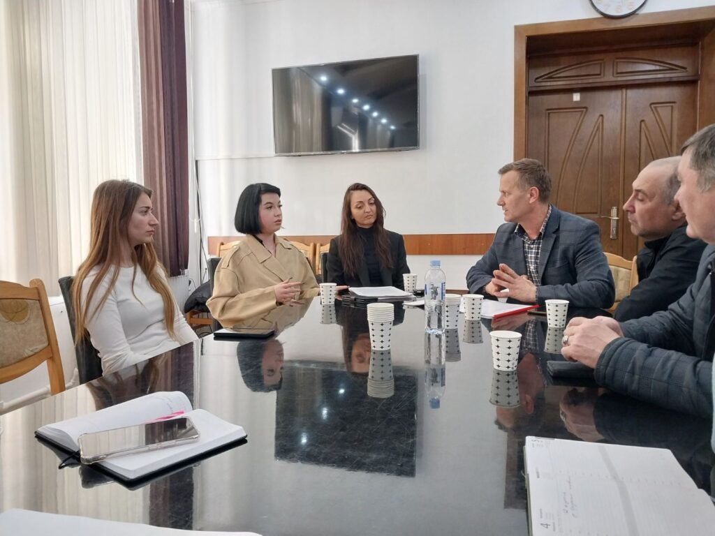 Анастасов, зоозащитники, комрат