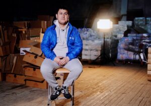VIDEO „Prin fața casei tatălui meu au trecut 80 de tancuri”. Un bărbat originar din Rusia, despre ajutorul pe care îl oferă refugiaților ucraineni din Moldova