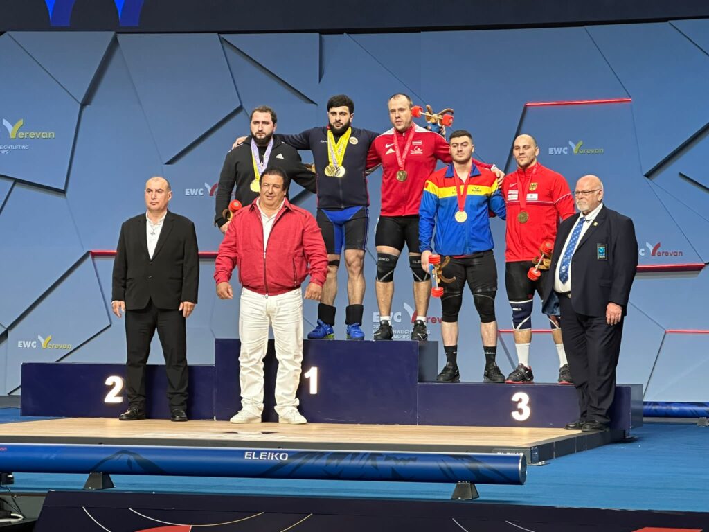 (FOTO) Încă o medalie pentru Moldova. Sportivul Tudor Bratu a luat bronzul la Campionatul European de Haltere din Armenia