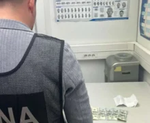 В аэропорту Кишинева задержали иностранного гражданина. Он пытался дать взятку