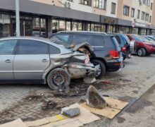 (ВИДЕО) В Кишиневе в ДТП попали одновременно шесть автомобилей. Пострадал 15-летний подросток