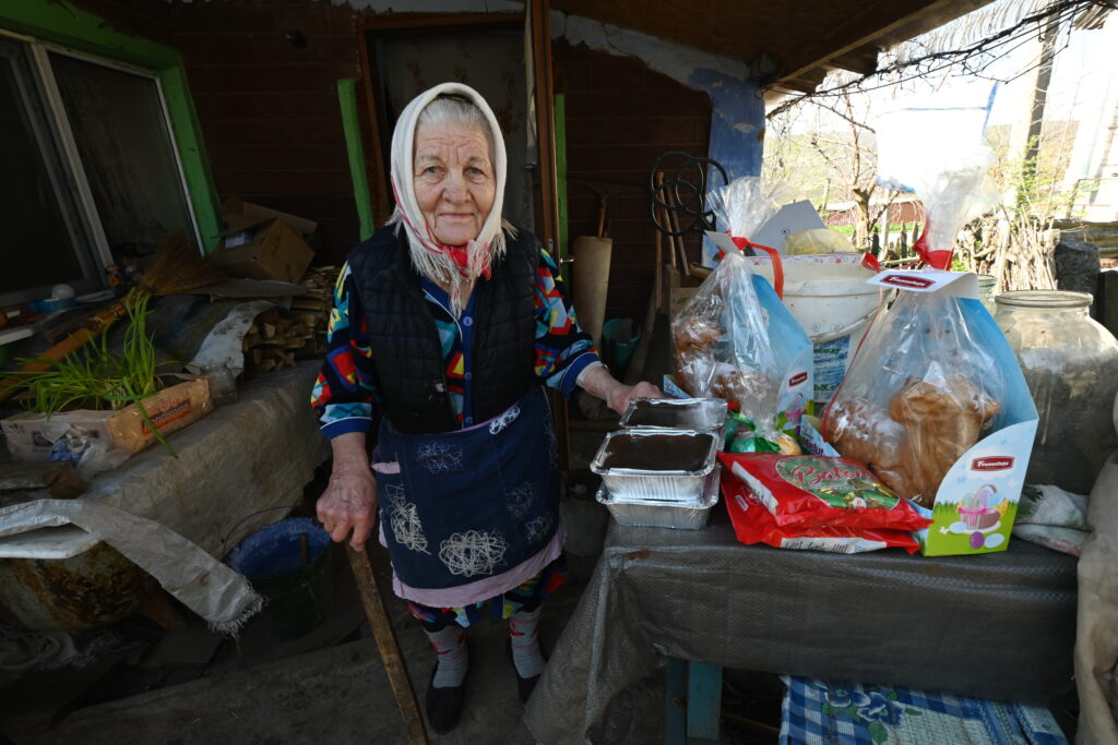 «У меня дочка-миллионерша, мне неудобно приходить сюда за едой». Истории брошенных людей в Молдове, и тех, кто им помогает
