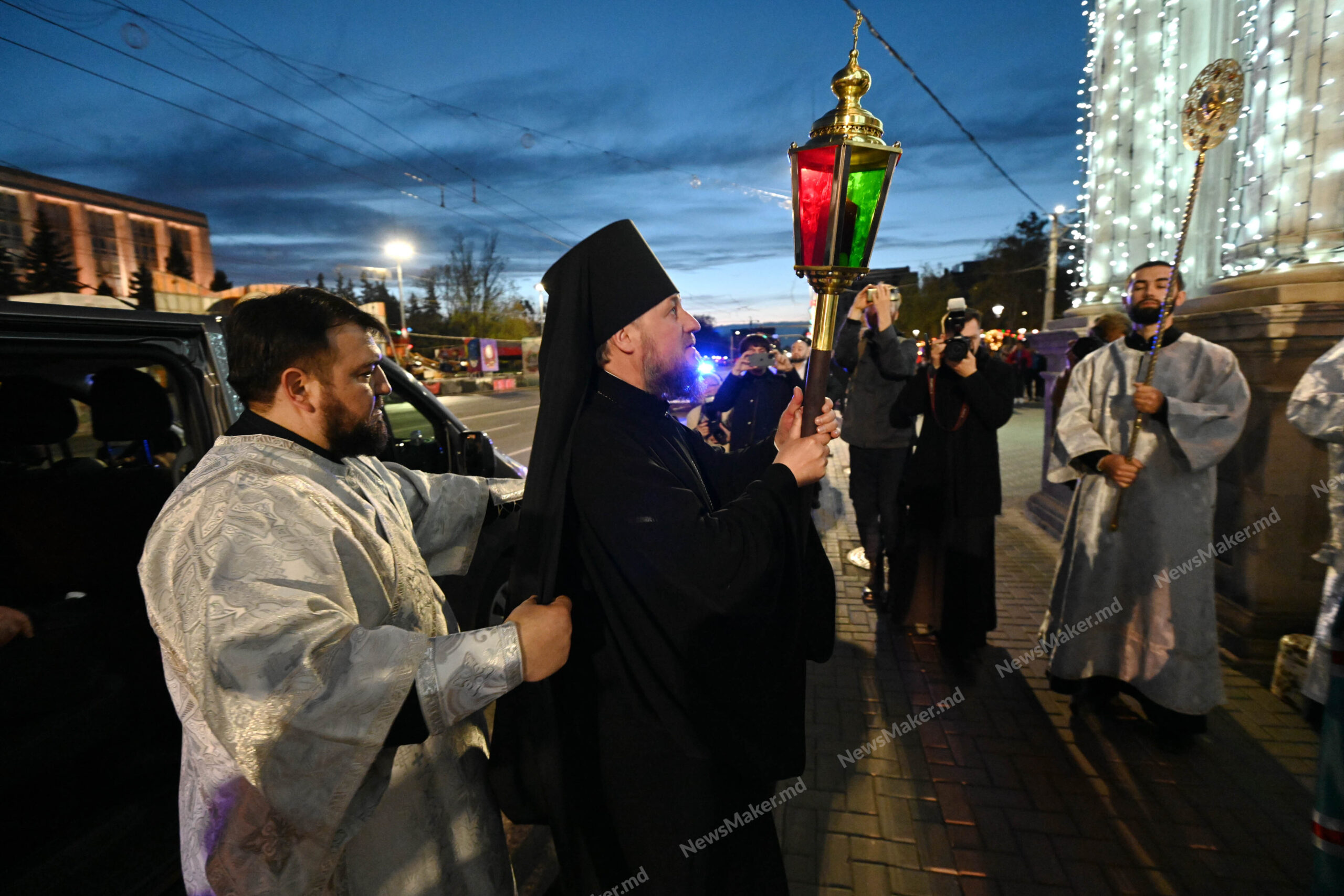 (Fotoreportaj NM) Slujba de Înviere la Catedrala „Nașterea Domnului” din capitală