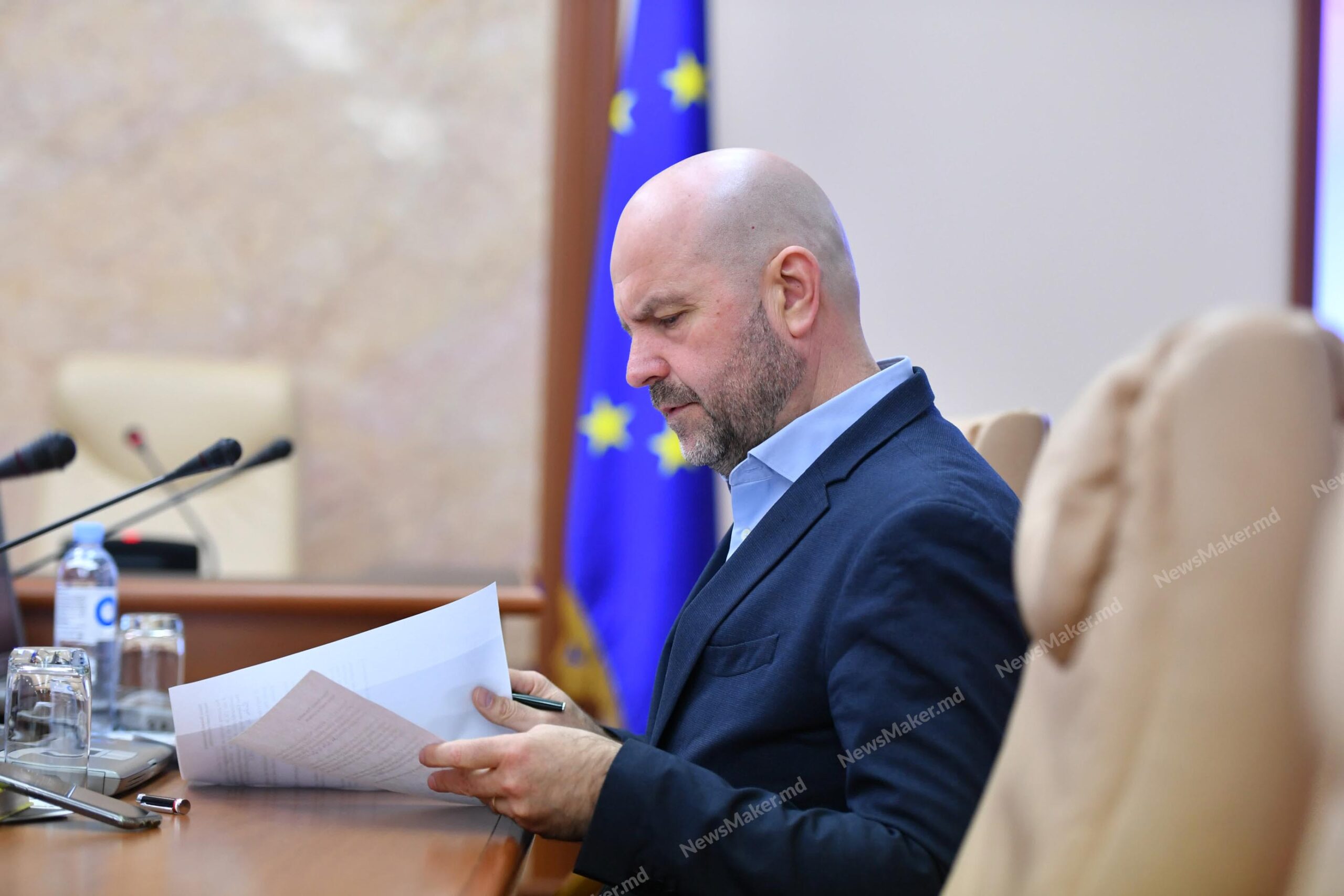 NM Espresso: о скандале вокруг комиссии Pre-Vetting, доходах премьер-министра и о впечатлениях главы Нацбанка о Молдове