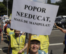 (ФОТО) В Бухаресте более 10 тыс. учителей вышли на протест