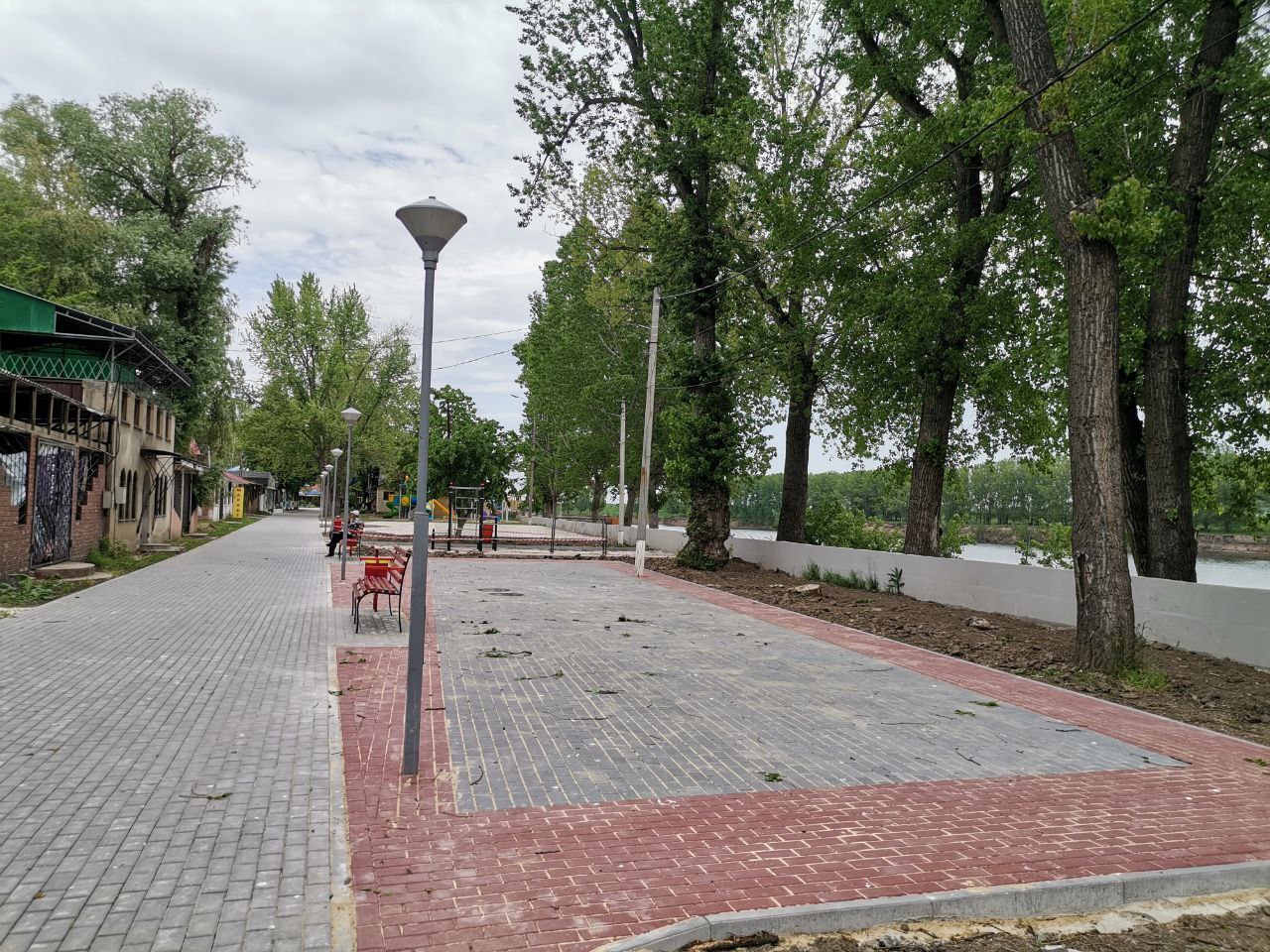 FOTO Faleza de la Vadul lui Vodă, reamenajată pentru perioada estivală. Cum a fost modernizată zona?