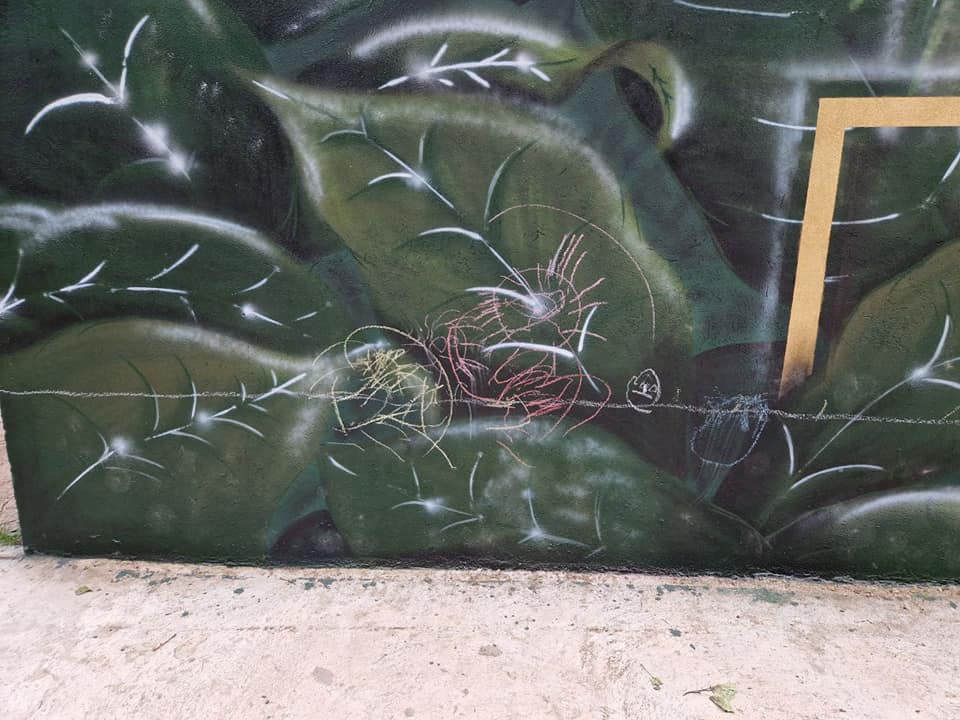(ФОТО) В Кишиневе дети изрисовали фреску на стене летнего кинотеатра