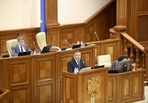 Teleradio-Moldova: зарплаты, кадры и вопросы оппозиции. Как в парламенте обсудили работу общественной телерадиокомпании