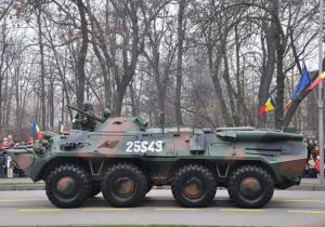 O coloană cu tehnică militară se deplasează din Moldova spre România. Precizările ministerului Apărării