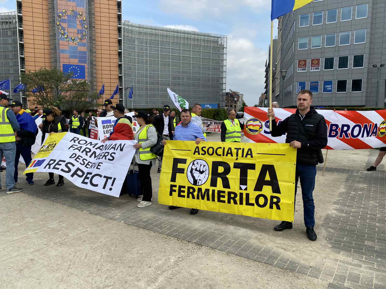 NM Espresso:  Против кого ЕС готовит санкции, можно ли верить Чебану и чего требовали молдавские фермеры в Брюсселе