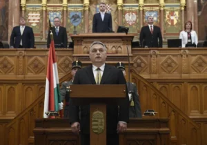 «Шовинисты не пользуются уважением». Премьер-министр Венгрии и депутаты правящей коалиции отказались почтить память Навального