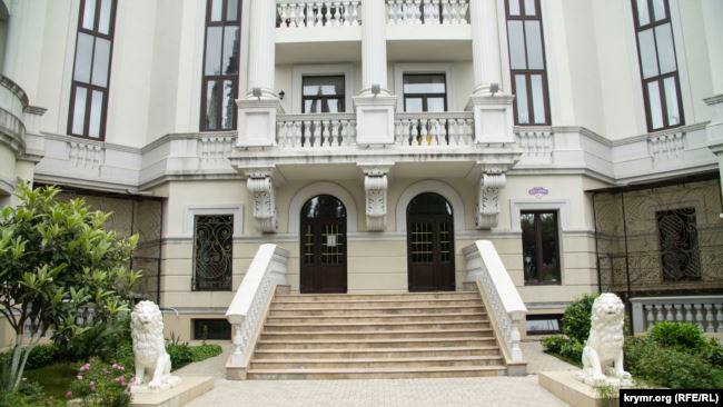 FOTO Guvernatorul nelegitim al Crimeii susține că apartamentul lui Zelenski de pe teritoriul peninsulei va fi „naționalizat”