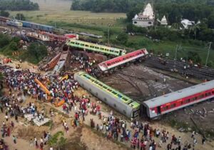 Санду выразила соболезнования гражданам Индии. Там при столкновении поездов погибли около 300 человек