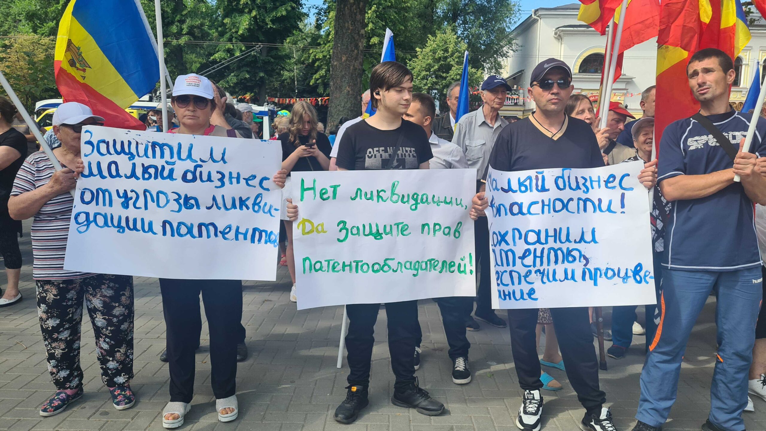 VIDEO Simpatizanții lui Șor protestează la Chișinău, în susținerea patentarilor
