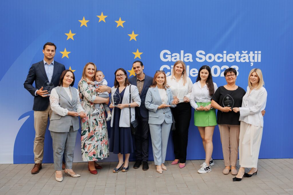 Delegația UE a oferit premii pentru organizațiile societății civile din Republica Moldova. Cine sunt premianții?