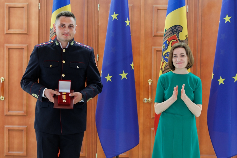 VIDEO Maia Sandu a acordat distincții și diplome persoanelor implicate în organizarea summit-ului din 1 iunie