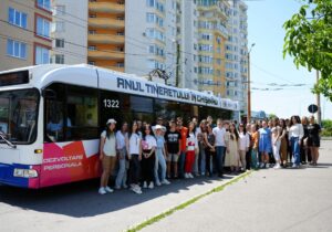 (ФОТО) В Кишиневе запустят троллейбус для молодежи