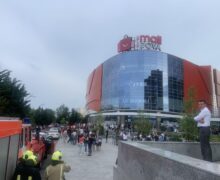 Alerte cu bombă în Chișinău. Gara feroviară și mall-ul de pe viaduct au fost evacuate