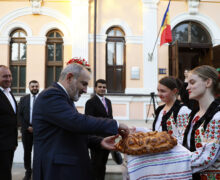 (ФОТО) Премьер-министр Армении встретился с армянской диаспорой в Молдове