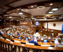 (ОБНОВЛЕНО) В парламенте зарегистрировали запросы о лишении депутатской неприкосновенности