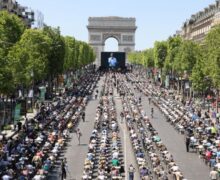 (ВИДЕО) Массовый диктант в Париже может побить рекорд Книги Гиннеса