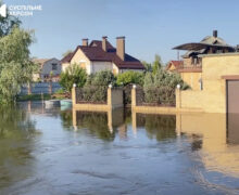 Ucraina: zeci de case și poduri de pe malul drept al Niprului au fost inundate, după ce barajul Nova Khakova a fost distrus