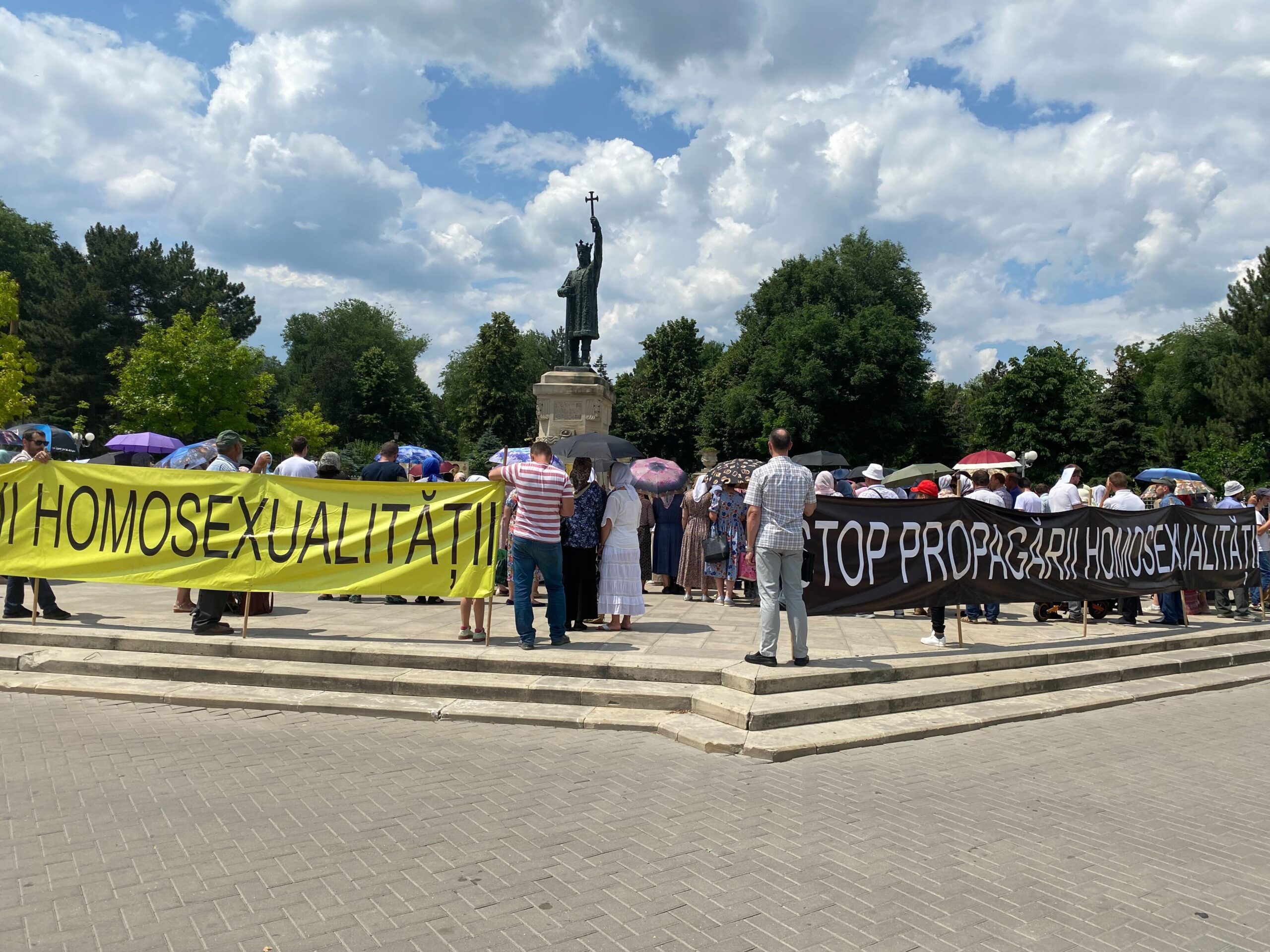 Гей-диктатура захватывает Молдову даже быстрее, чем Украину