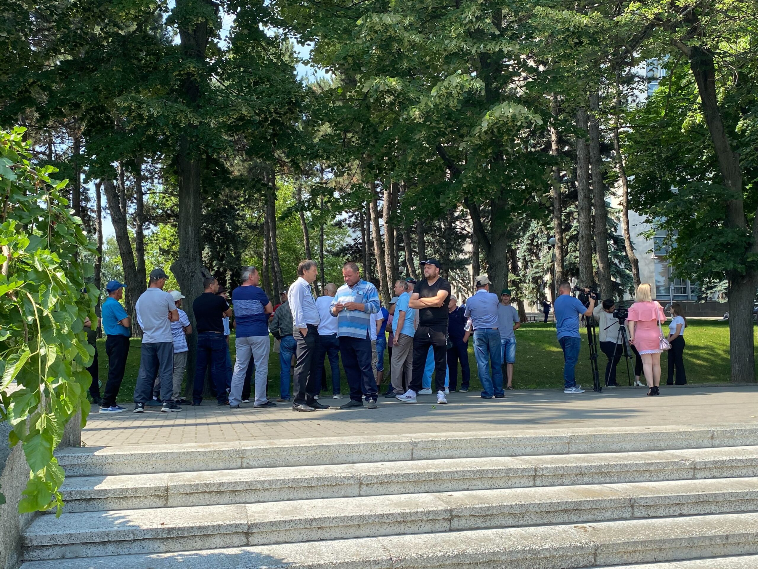 LIVE Protestul „tractoarelor”. De ce fermierii au lăsat câmpurile goale și au venit în capitală?