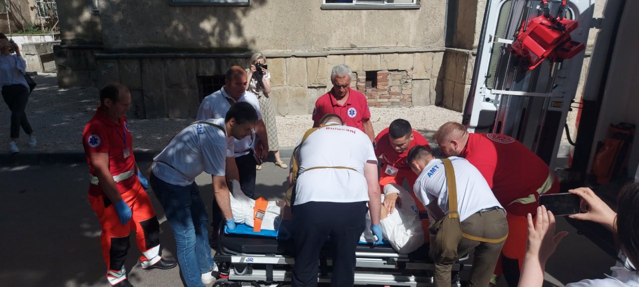 (ФОТО) В Молдове прошли учения спасателей. Они ликвидировали последствия землетрясения